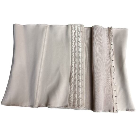 Skims Beige Waist Shapewear With Black Carry Case Women's Size 4X NWT - Picture 2 of 7